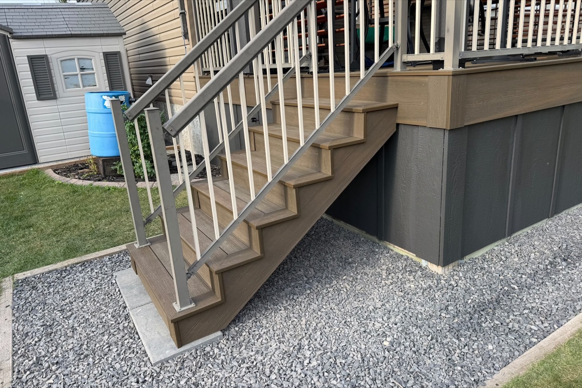 After, The staircase in Red Deer, AB, by Green Ladder Contractors