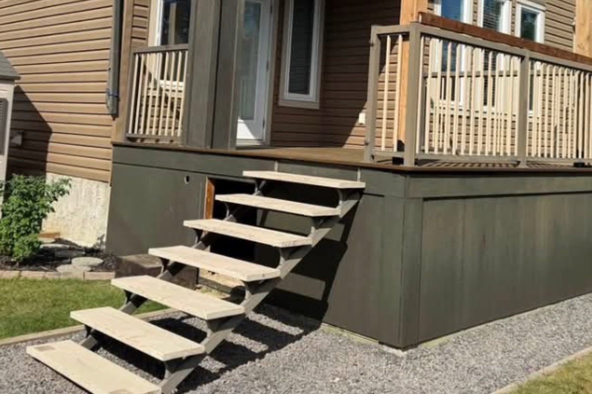 Before, The staircase in Red Deer, AB, by Green Ladder Contractors