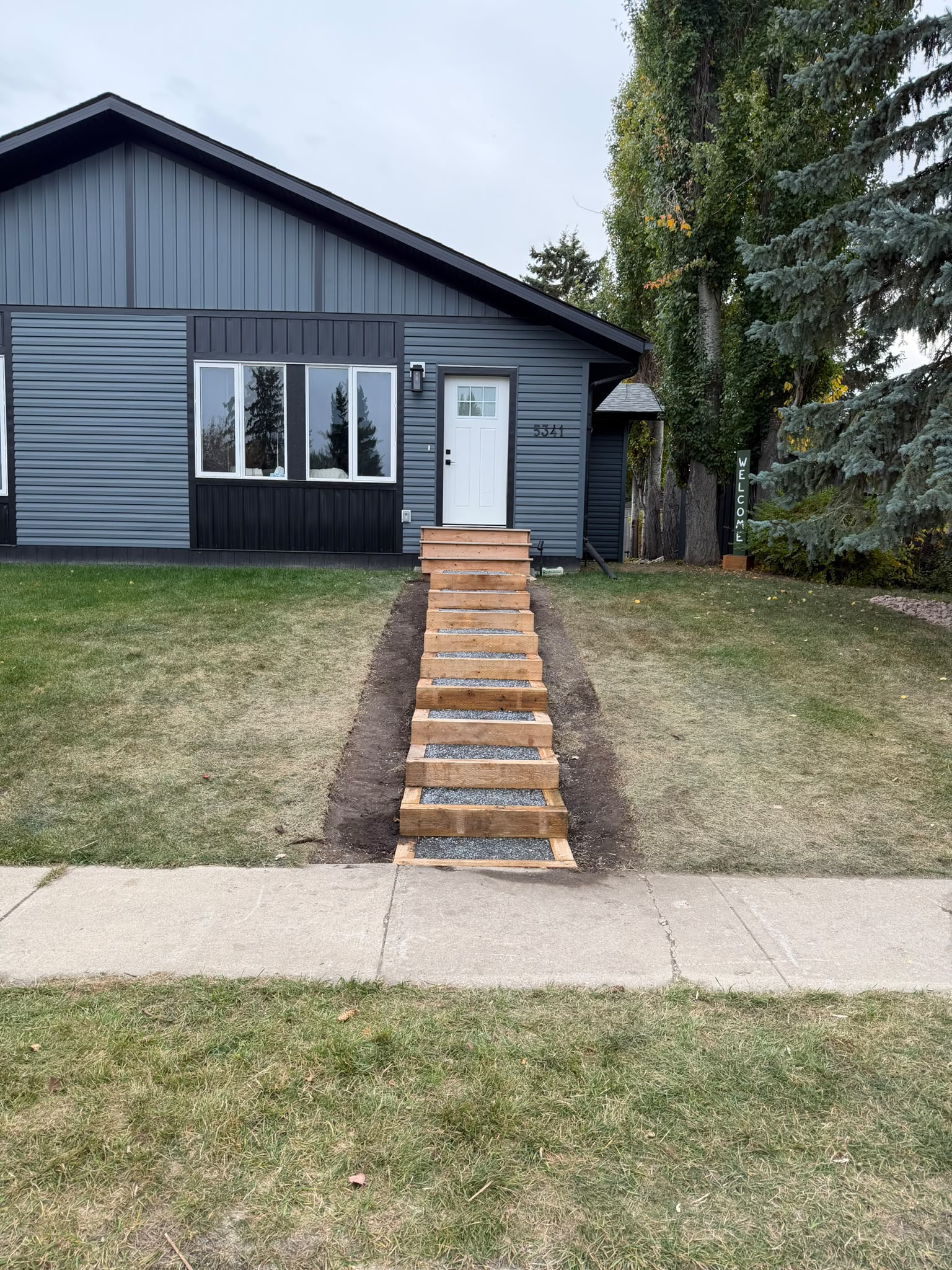 After, Before and After in Innisfail, AB, by Green Ladder Contractors