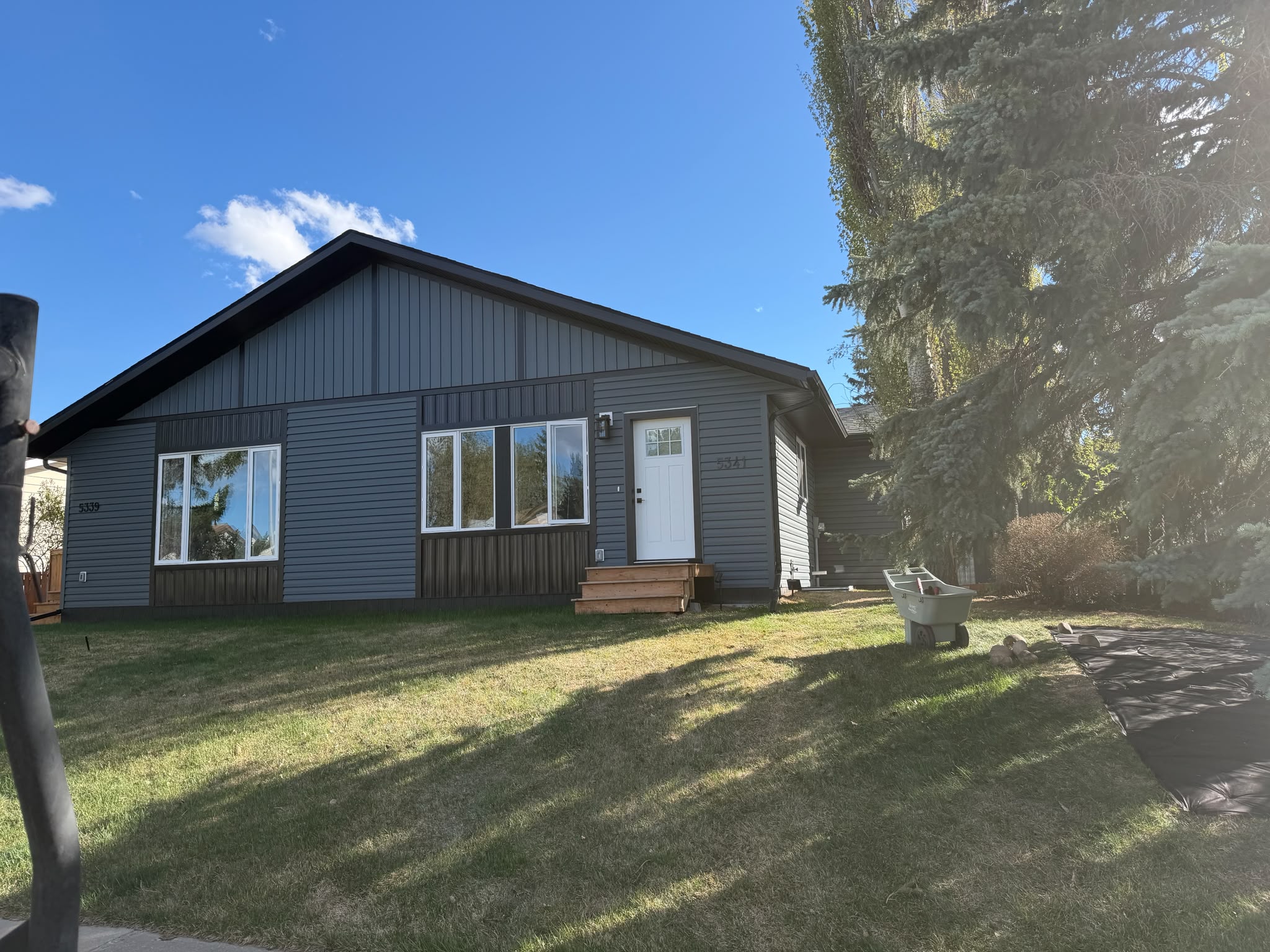 Before, Before and After in Innisfail, AB, by Green Ladder Contractors